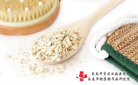 痘痘是怎么回事?痘痘应该怎么治? 痘痘是怎么回事?痘痘应该怎么治?