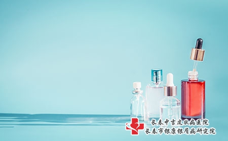 引起痤疮的七大诱因是什么?致病因素是什么?