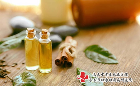 长春最好祛痘医院资深中吉!怎样护理青春痘好?青春痘的产生原因有哪些呢?