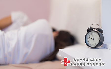 摄图网_500679761_家居生活卧室睡眠(企业商用) 摄图网_500679761_家居生活卧室睡眠(企业商用)