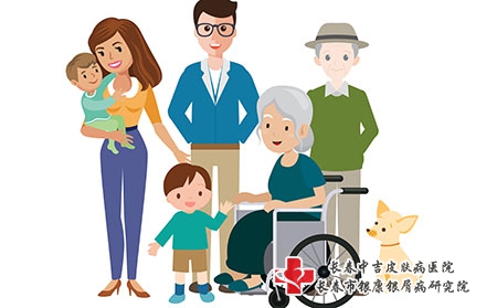 摄图网_400058477_幸福一家人合影留念(企业商用) 摄图网_400058477_幸福一家人合影留念(企业商用)