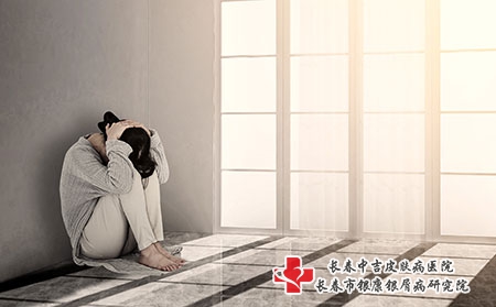 摄图网_401799190_抑郁症（企业商用）