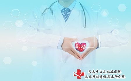 脸上有雀斑怎样治,雀斑在脸上怎样治
