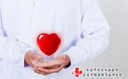 荨麻疹瘙痒怎样治,皮肤荨麻疹怎样治疗