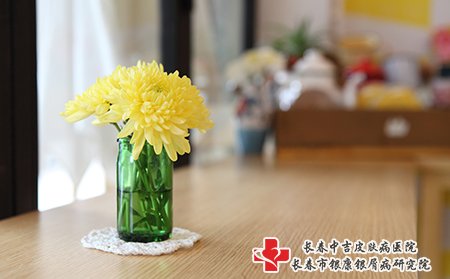 金盏花汁可以有效去除雀斑