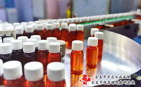 长春银康治牛皮癣医院：脓疱型银屑病遗传几率大吗