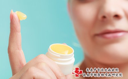 凡士林湿疹患者可以用