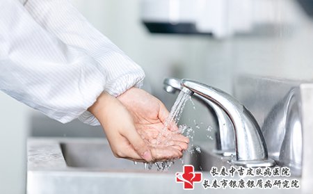 扁平疣患者要养成良好卫生习惯