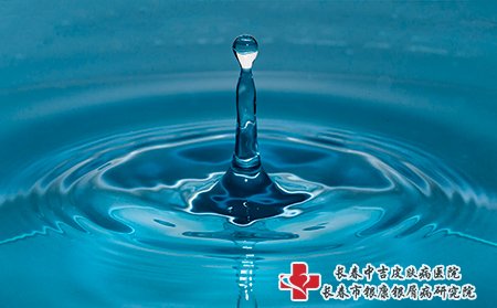 皮肤瘙痒要多喝水