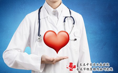 雀斑病因,男性长雀斑原因